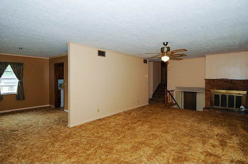 4th image of 236 Fairview School Cir
