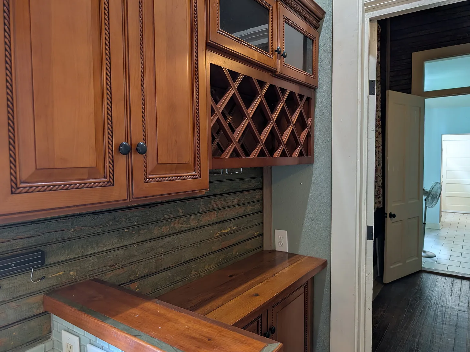 2 bed, 850 sqft, $1,700 — Photo 3