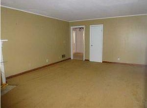 5th image of 2409 18th Ave E