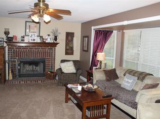 1617 Summerpoint Dr, Fenton, MO 63026