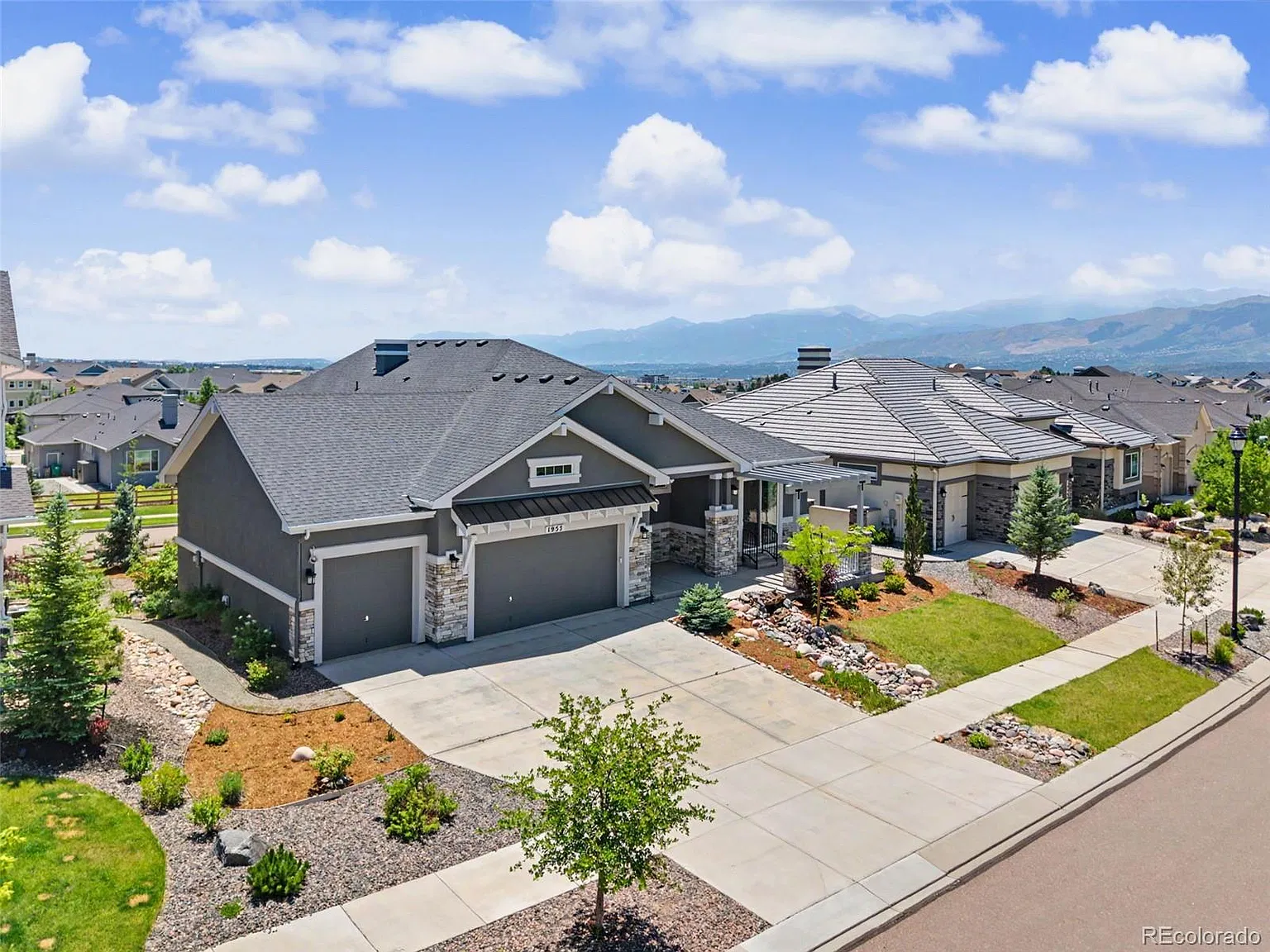 5 bed, 5.5 bath, 4759 sqft, $4,295 — Photo 1