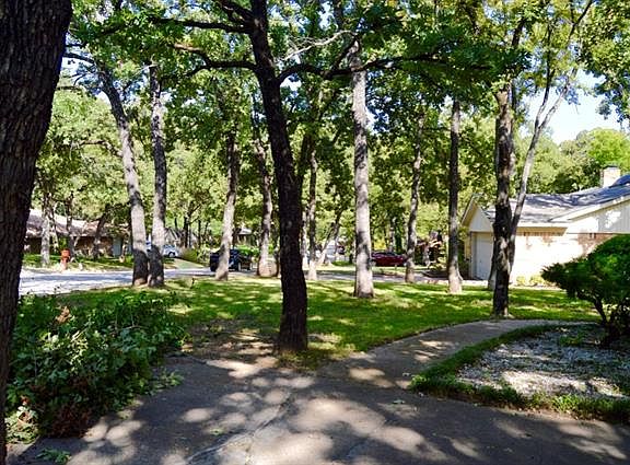 2nd image of 2923 Oak Forest Dr