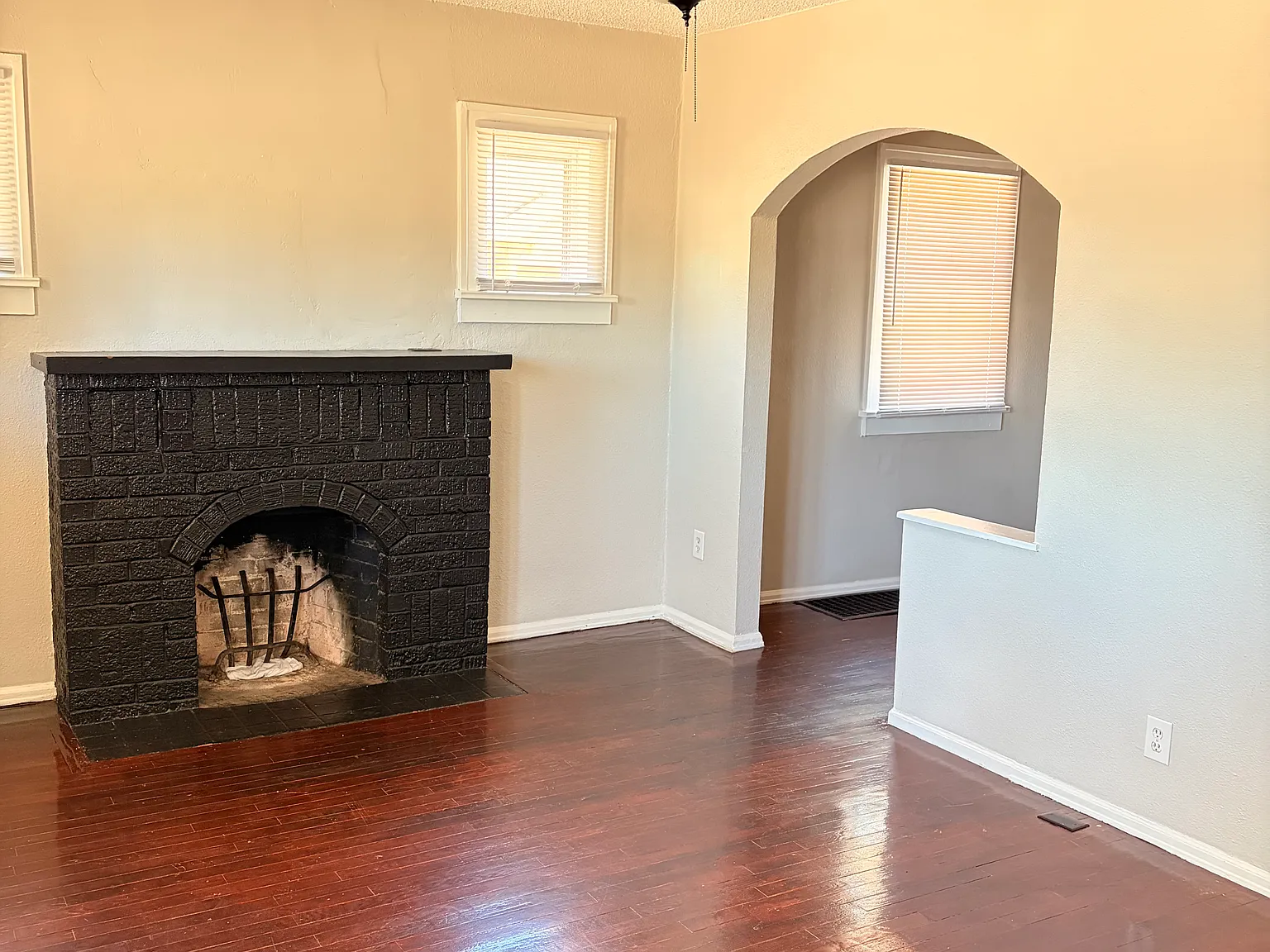 2 bed, $1,100 — Photo 4
