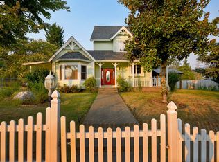 340 NE 2nd St, Oakland, OR 97462