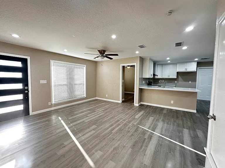 8426 Glen Ct — Photo 23