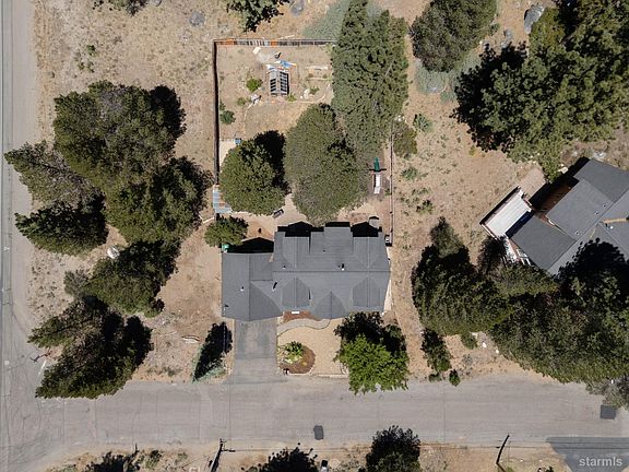 2nd image of 2940 Santa Claus Dr