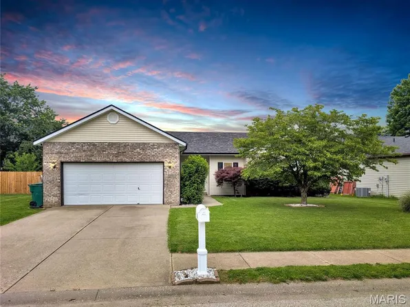 806 Emerald Green Dr, O Fallon, IL 62269