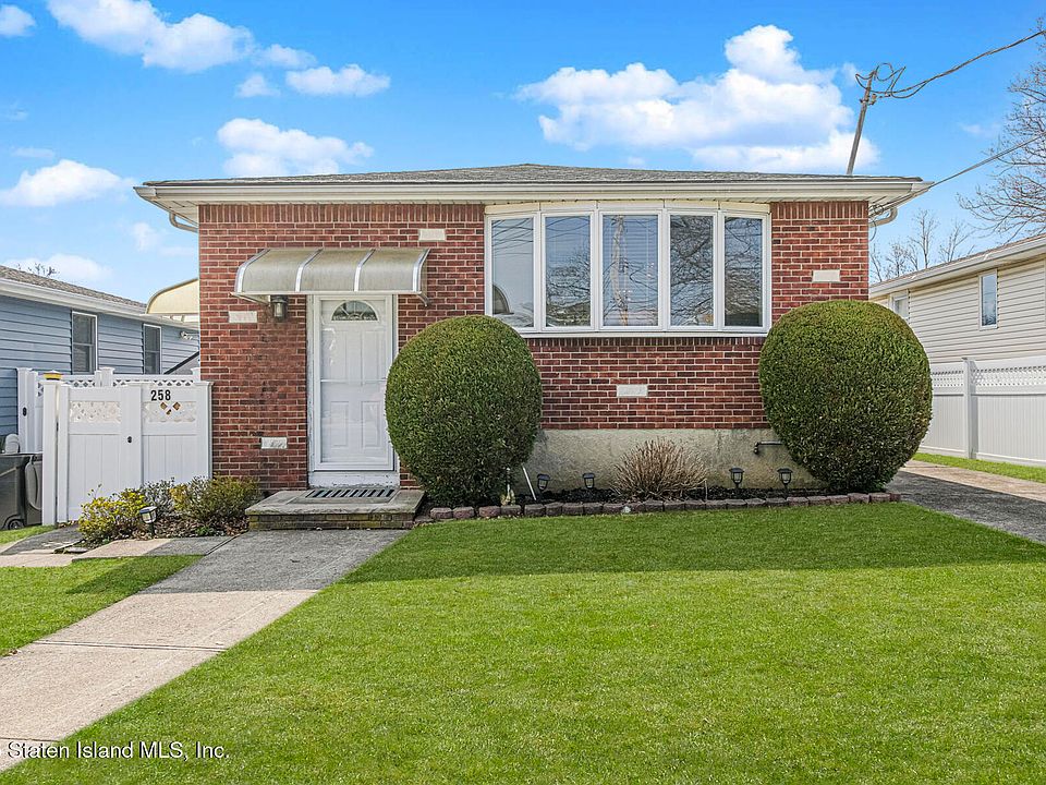 1st image of 258 Woods Of Arden Rd