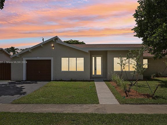2nd image of 10500 Sunset Stri