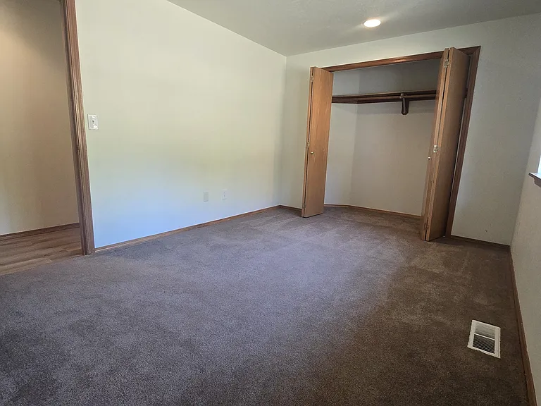 1859 Skyline Ct S #1859 — Photo 11