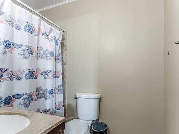 5th image of 705 Ellis St
