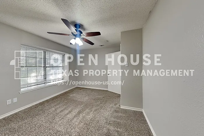 2512 Melissa Ln — Photo 15