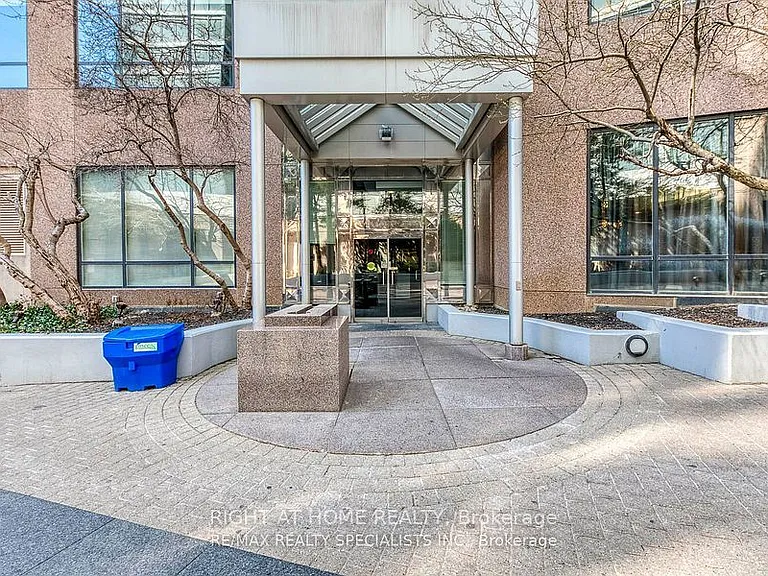 7 Carlton St #1111 — Photo 2