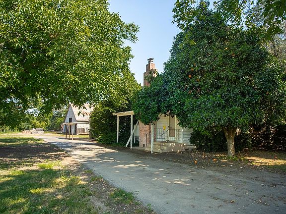 3rd image of 1090 Gilstrap Ave