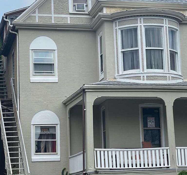 2nd image of 1331 Perkiomen Ave
