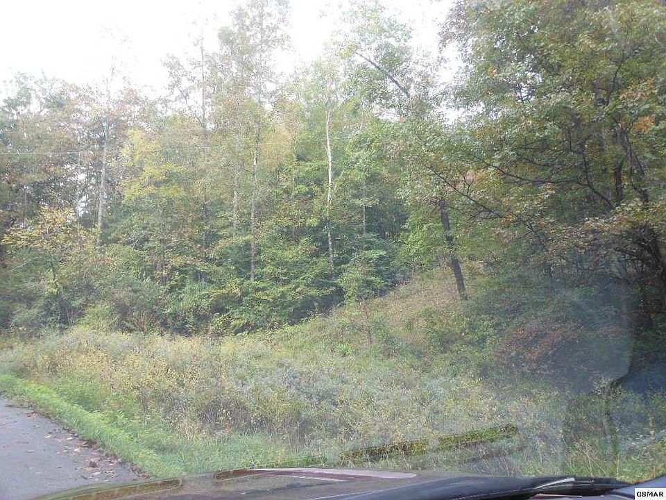 2nd image of Rolen Hollow Rd