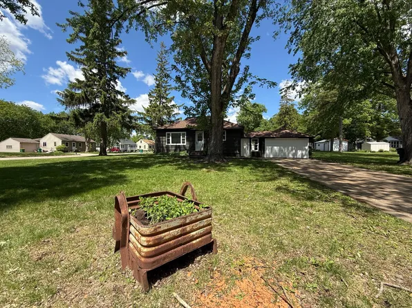 446 W Darwin St, Litchfield, MN 55355