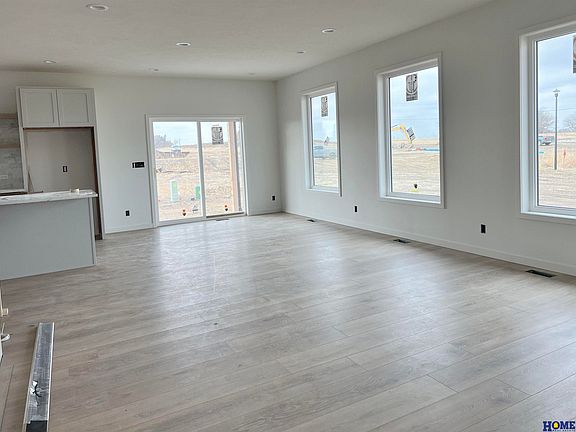 4th image of 5809 SW Sierra Madre Dr