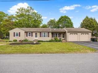 17 Sherwood Dr, Oxford, MA 01540