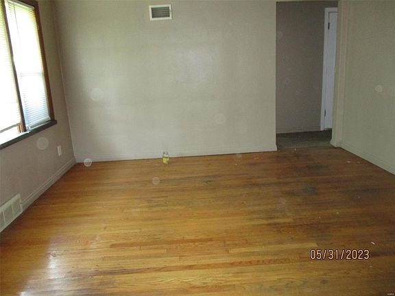 2nd image of 7013 Winchester Dr