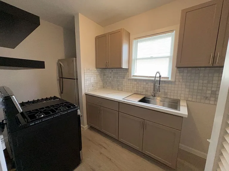 1008 Studewood St — Photo 8