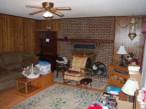3rd image of 615 California Ave