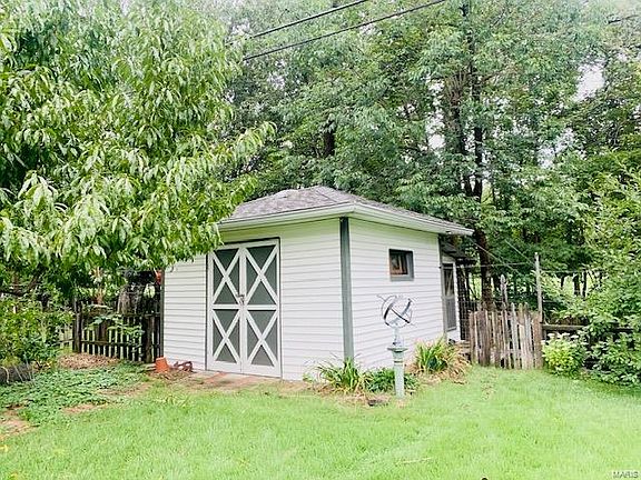 4th image of 2122 Sherwood Dr