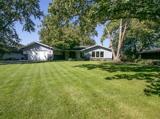 1118 Roxbury Rd, Rockford, IL 61107