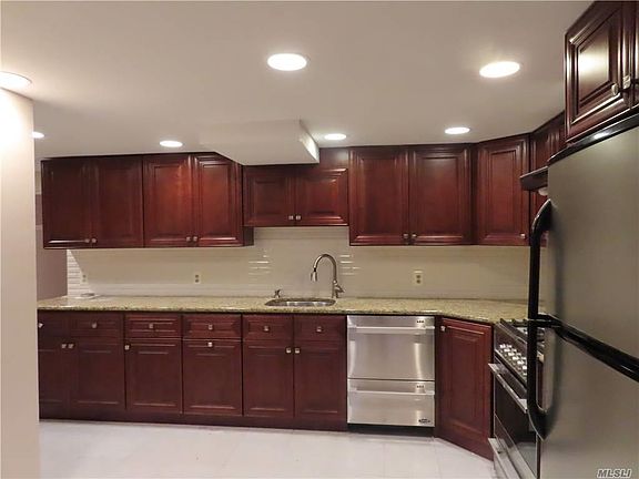 2nd image of 1160 Patricia Ave #1