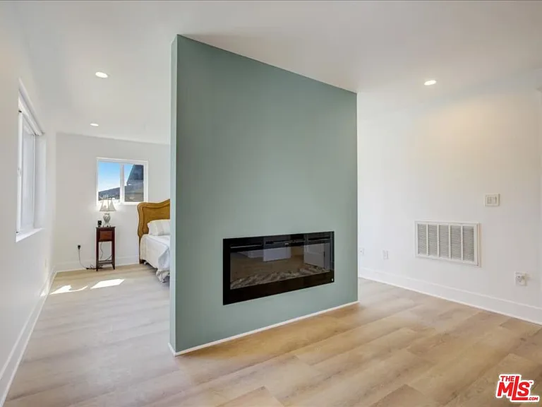 400 N Avenue 66 — Photo 19