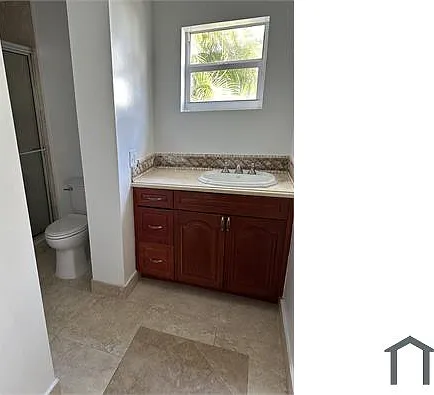 6466 SW 15th St — Photo 13
