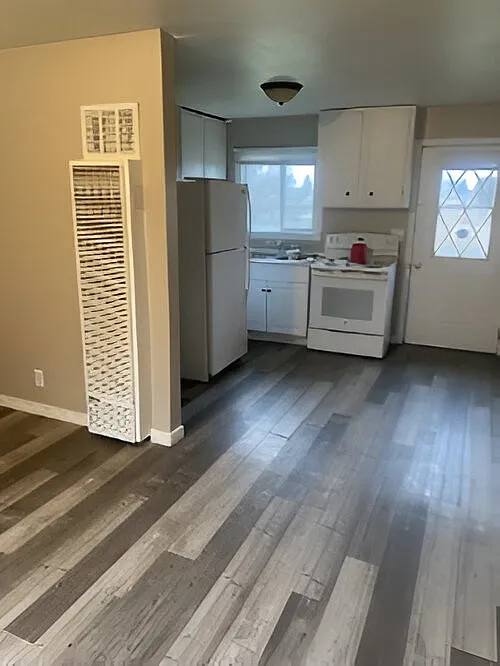 2 bed, 600 sqft, $1,325 — Photo 3