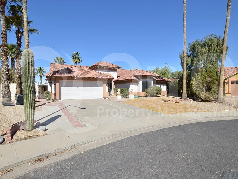 2808 E Nora St — Photo 2