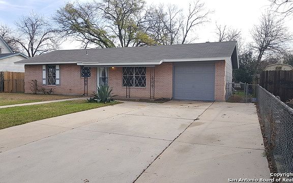 2nd image of 410 Pinehurst Blvd