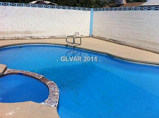 3rd image of 1100 Virgil St