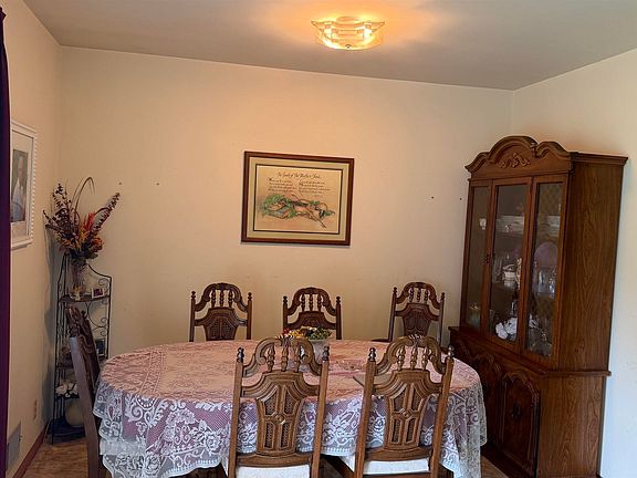3rd image of 508 Goldenrod Dr