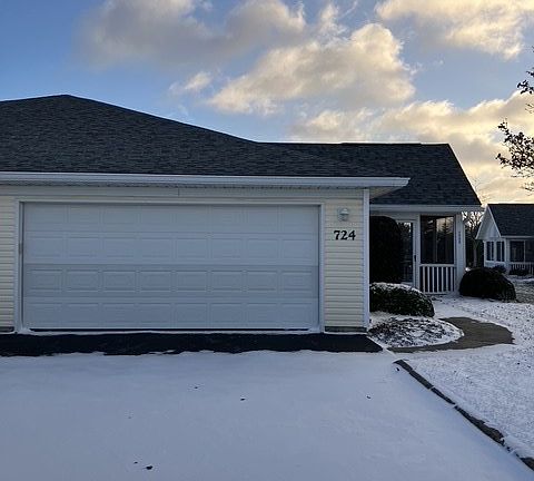 2nd image of 724 Villa Dr