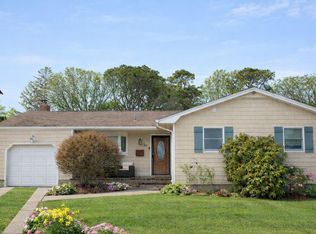 22 Berkshire Road, West Babylon, NY 11704