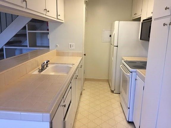 3rd image of 463 E Latimer Ave APT 3