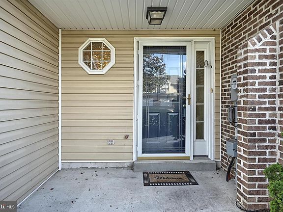 3rd image of 6407 Terrace Ct