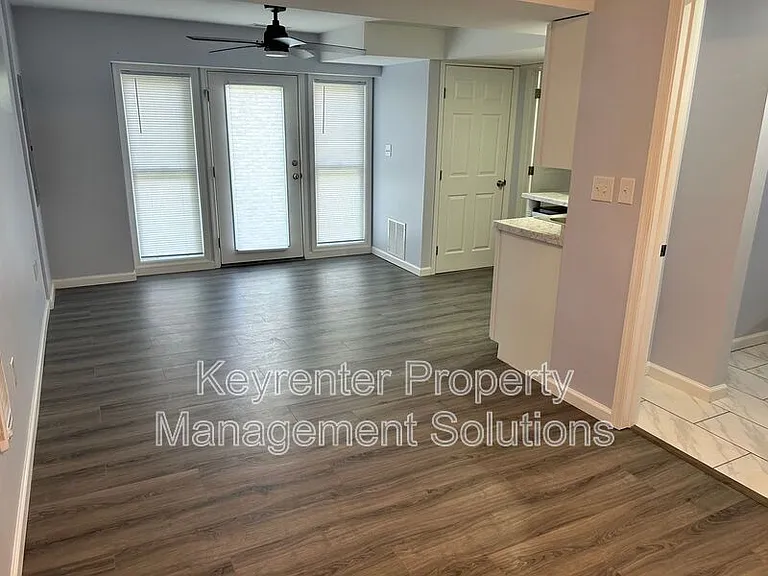 421 N Charlotte Ave — Photo 41