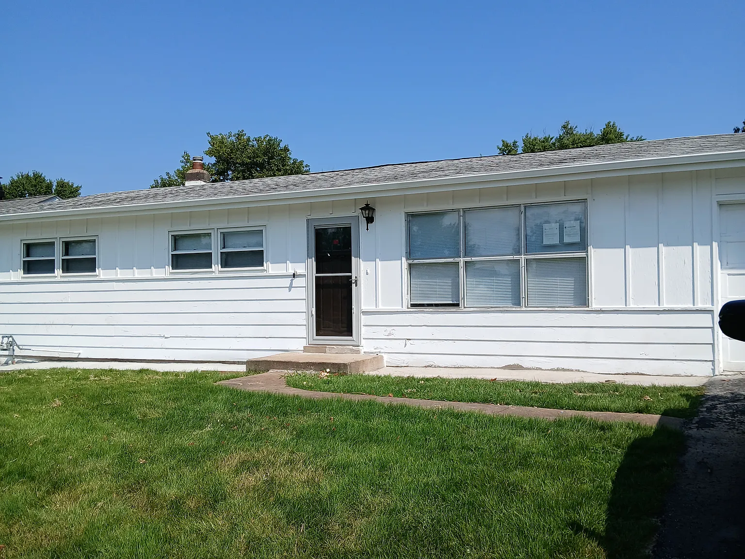 4 bed, 1.5 bath, 1200 sqft, $2,600 — Photo 4