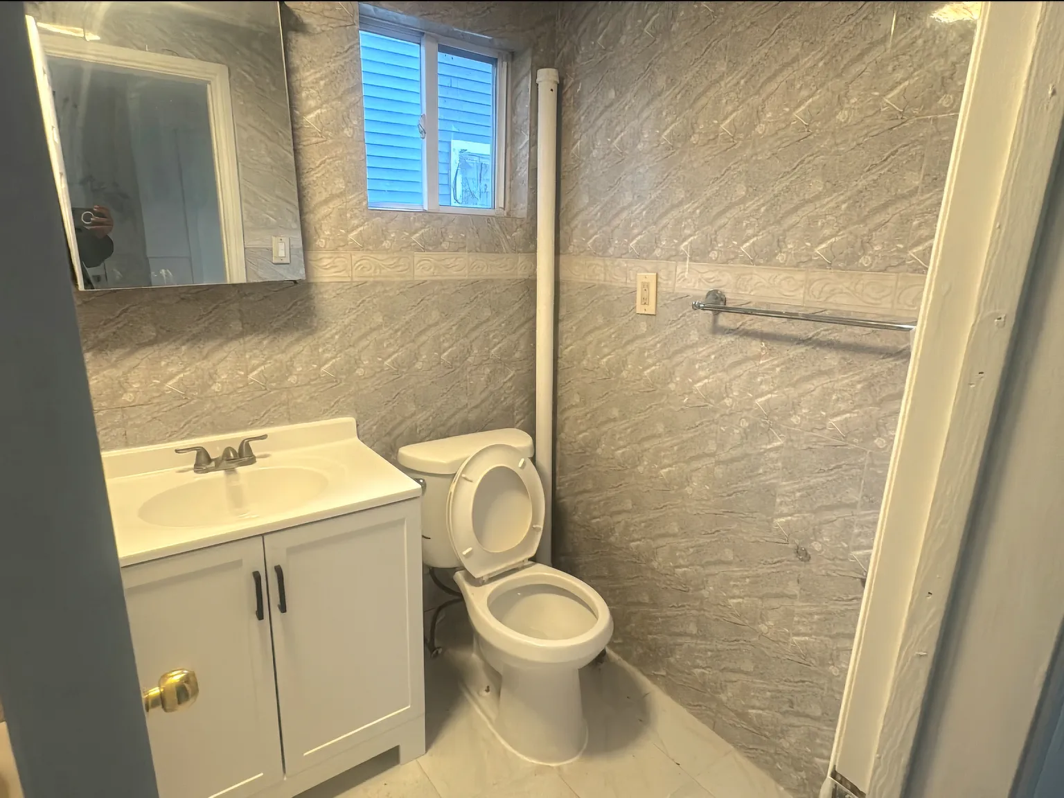 4 bed, $4,000 — Photo 4