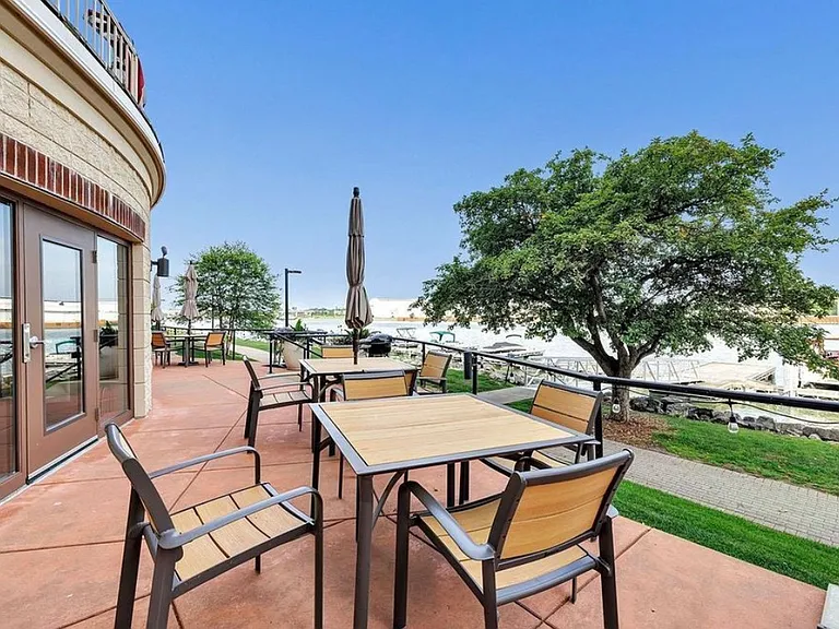 Sitting area/patio area