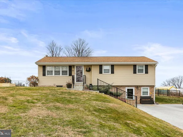25 Hemler Dr, Hanover, PA 17331