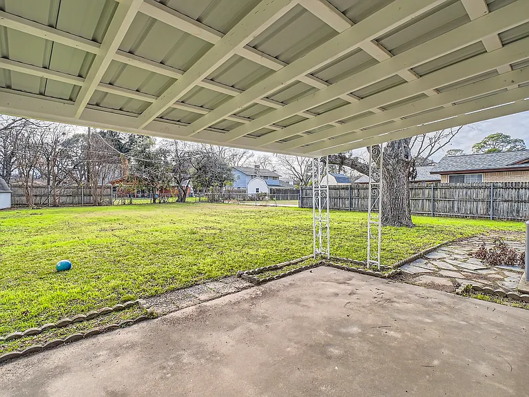 108 W Lilly Ln — Photo 18