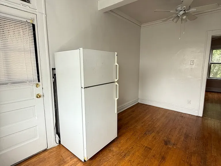 2859 W Berteau Ave #2B — Photo 6