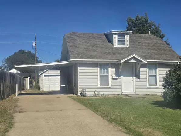 623 E 1st St, Russell, KS 67665