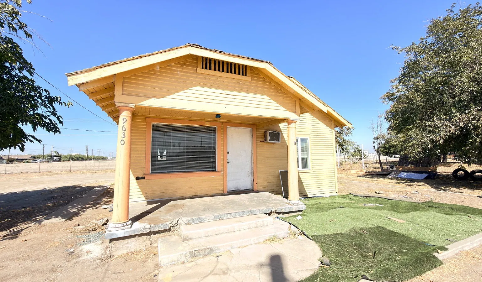 2 bed, 1.0 bath, 828 sqft, $1,625 — Photo 2
