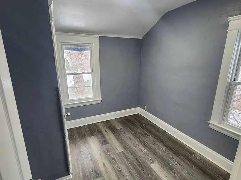 1140 E 144th St — Photo 13